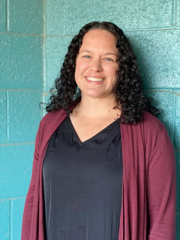 Portrait of Erin Kisicki, MSW, LMSW, associate therapist at Center for Compassion