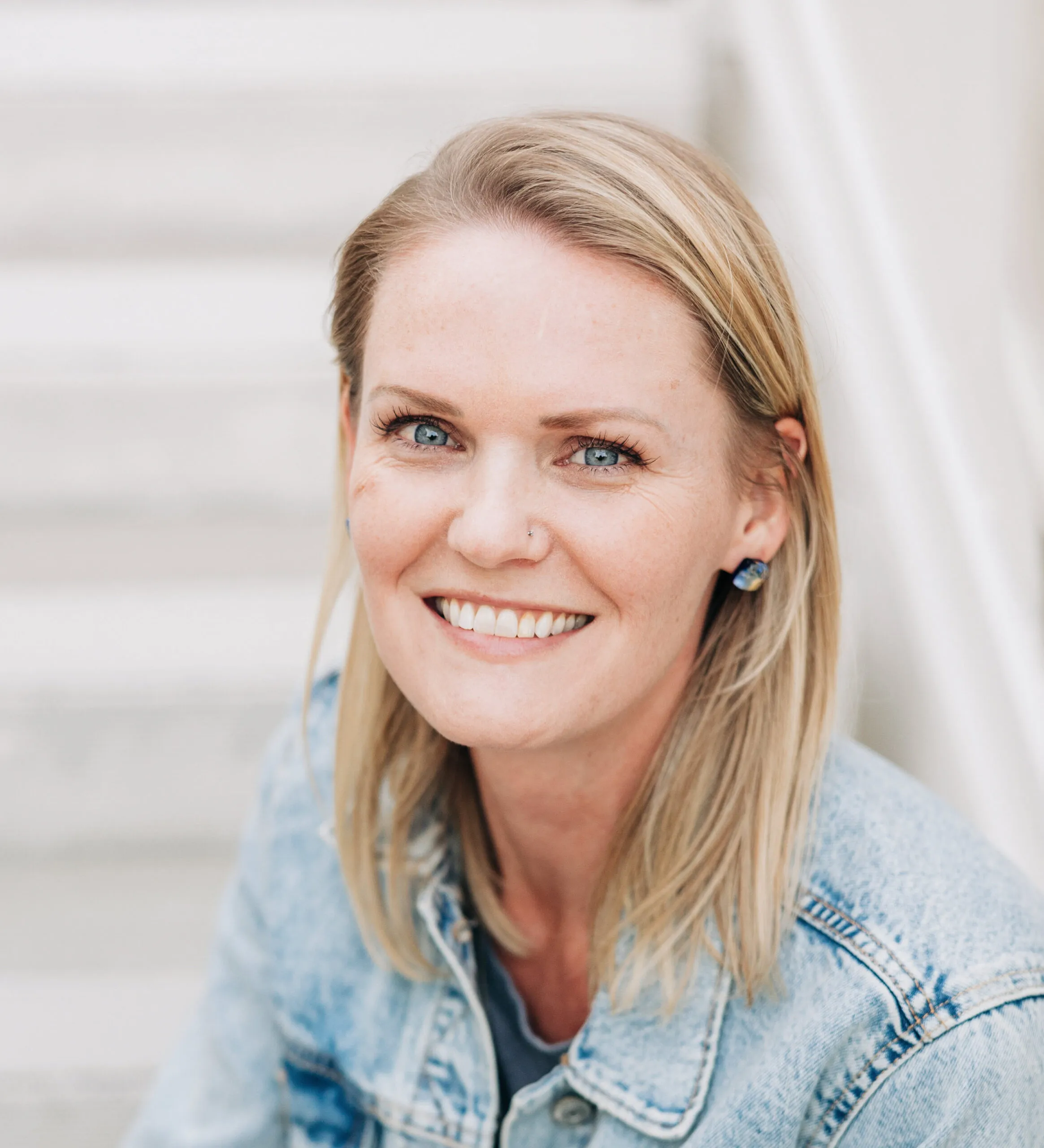 Portrait of Mimi Snow, counseling intern at Center for Compassion